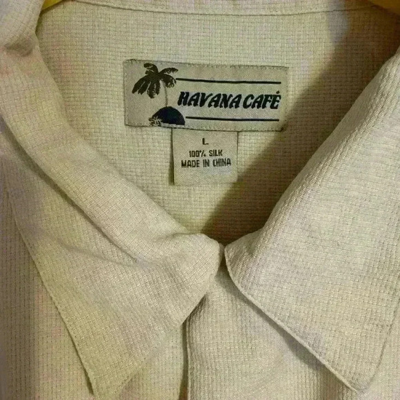 Men’s L Havanas Cafe 100% silk button down shirt yellow EUC - Picture 2 of 3